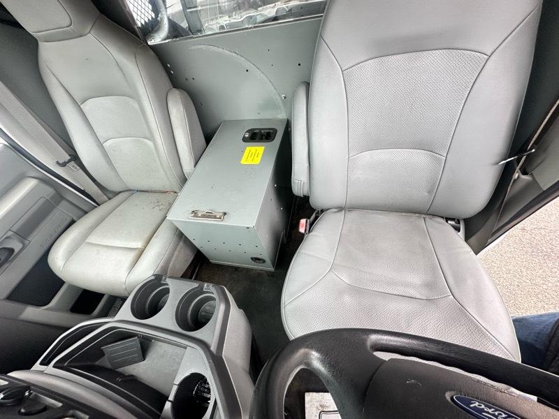 Ford Econoline E-250 2010