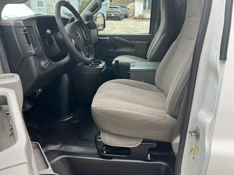 GMC Savana G2500 Cargo 2016