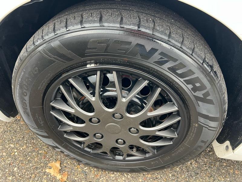 Toyota Camry LE 6-Spd AT 2011