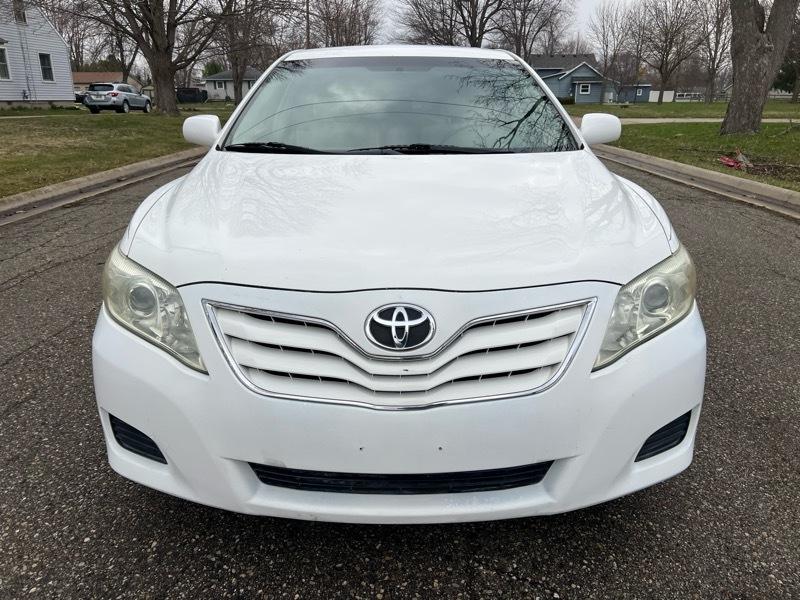Toyota Camry LE 6-Spd AT 2011