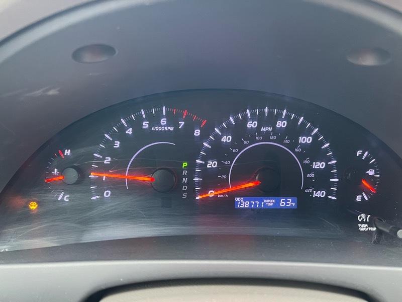 Toyota Camry LE 6-Spd AT 2011