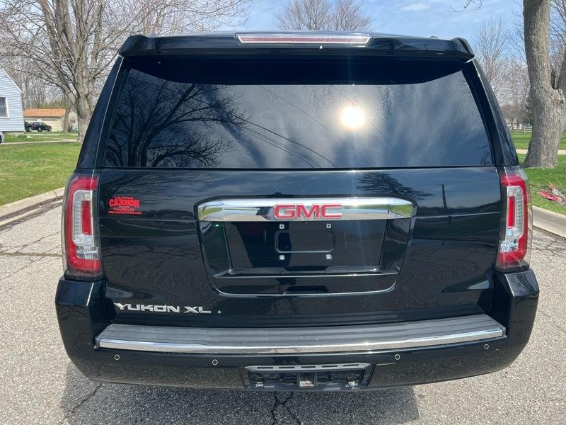 GMC Yukon XL Denali 4WD 2016