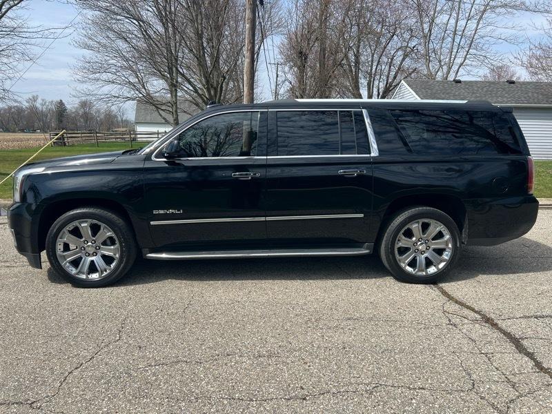 GMC Yukon XL Denali 4WD 2016