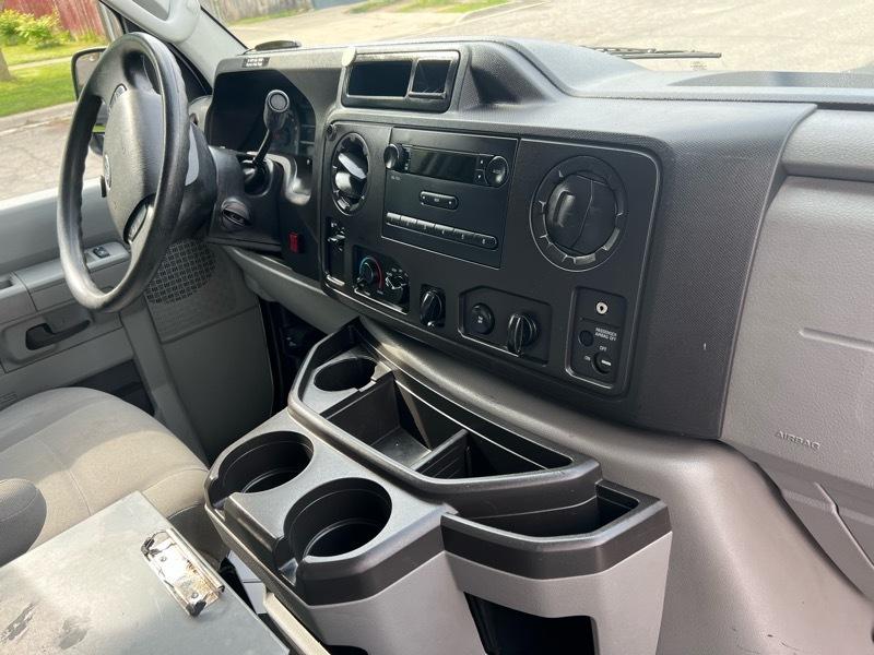 Ford Econoline E-250 2014
