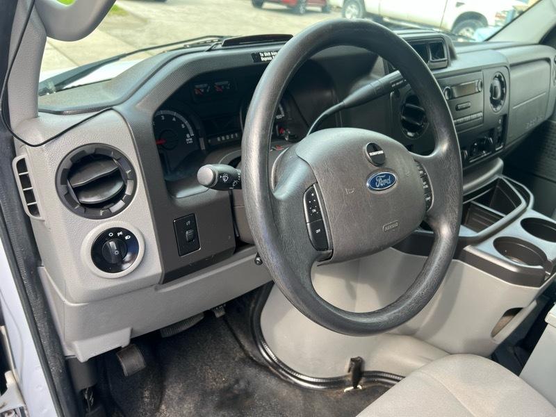 Ford Econoline E-250 2014