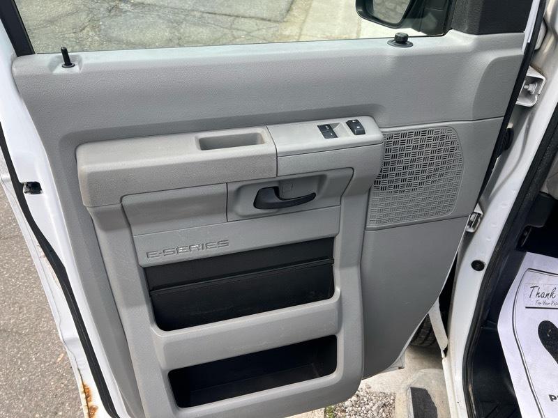 Ford Econoline E-250 2014