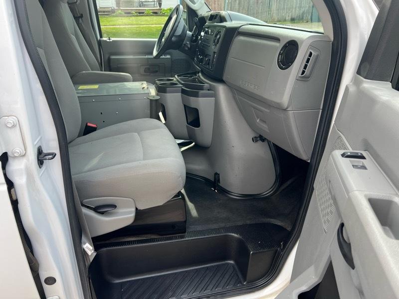 Ford Econoline E-250 2014