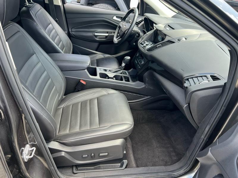 Ford Escape Titanium FWD 2017