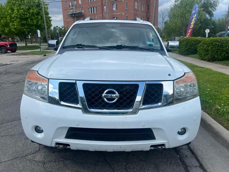 Nissan Armada Platinum 4WD 2011