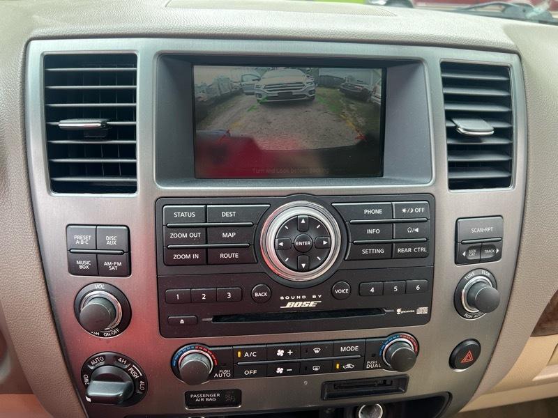 Nissan Armada Platinum 4WD 2011
