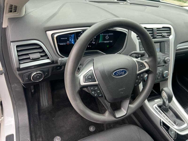 Ford Fusion Hybrid SE 2015
