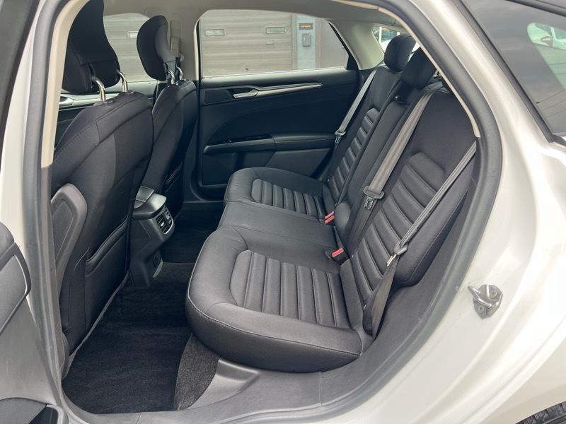 Ford Fusion Hybrid SE 2015