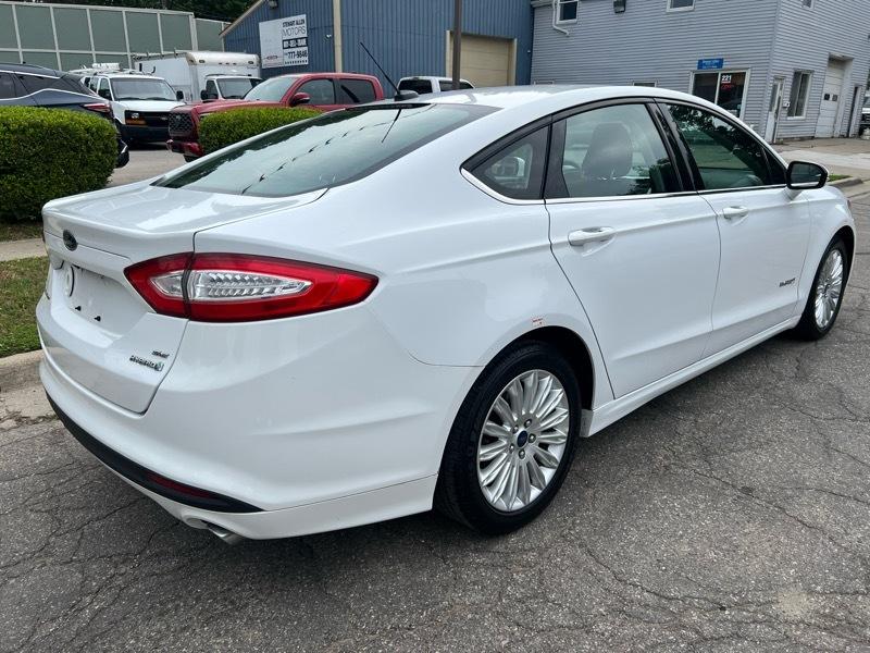 Ford Fusion Hybrid SE 2015