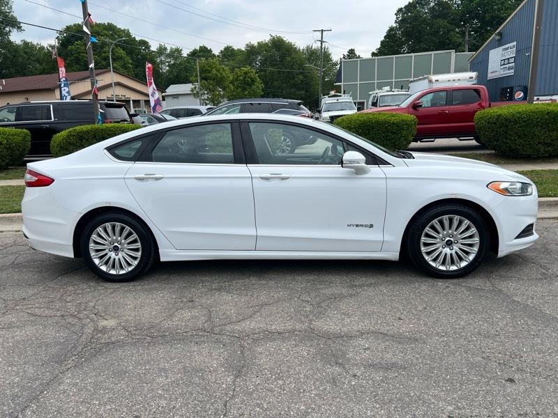 Ford Fusion Hybrid SE 2015