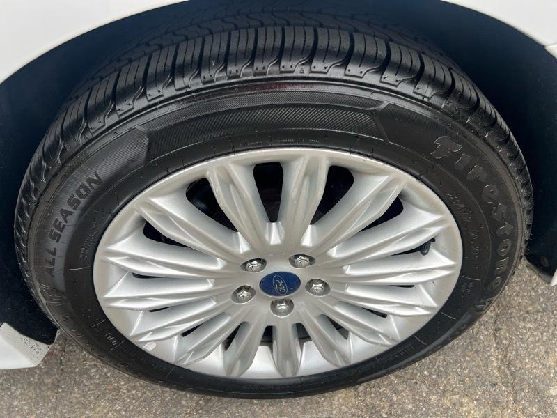 Ford Fusion Hybrid SE 2015