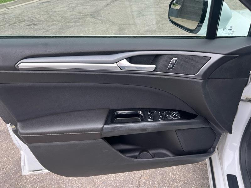 Ford Fusion Hybrid SE 2015