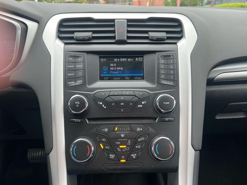 Ford Fusion Hybrid SE 2015