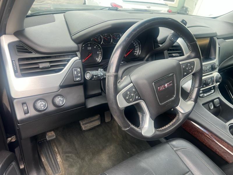 GMC Yukon XL SLT 1/2 Ton 4WD 2015