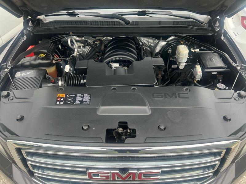 GMC Yukon XL SLT 1/2 Ton 4WD 2015