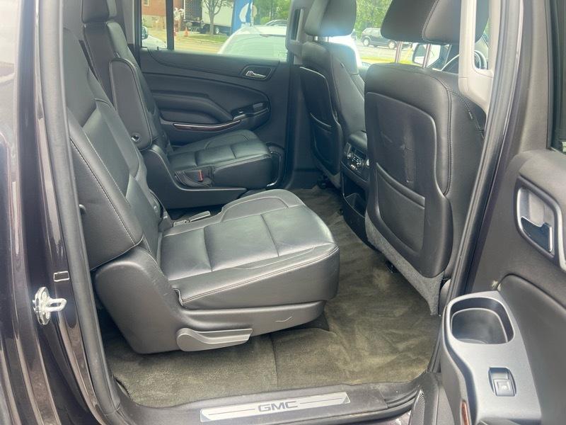 GMC Yukon XL SLT 1/2 Ton 4WD 2015