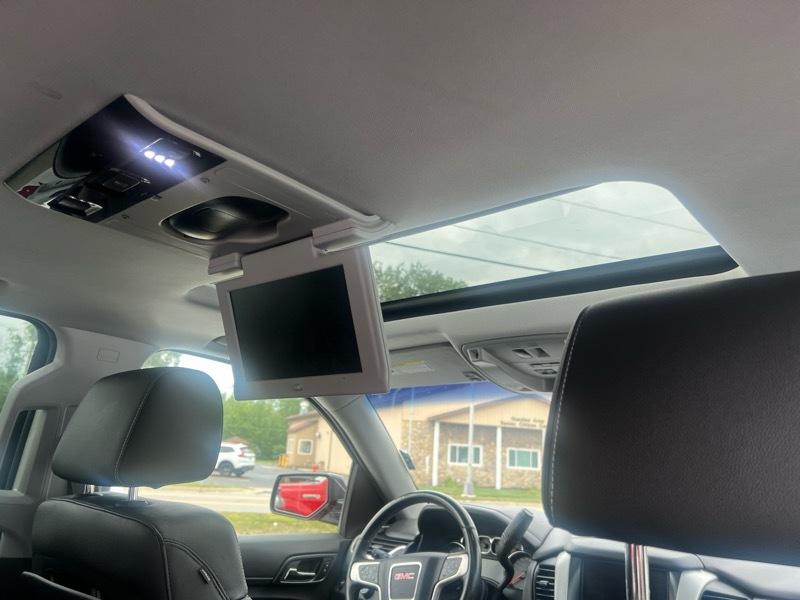 GMC Yukon XL SLT 1/2 Ton 4WD 2015