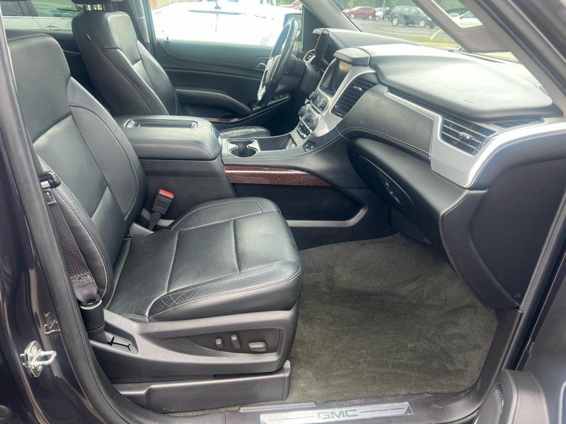 GMC Yukon XL SLT 1/2 Ton 4WD 2015