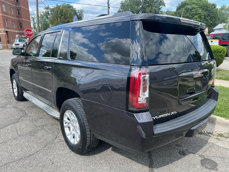 GMC Yukon XL SLT 1/2 Ton 4WD 2015