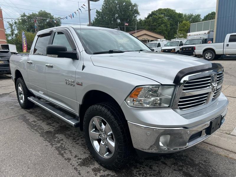 RAM 1500 SLT Crew Cab SWB 4WD 2017