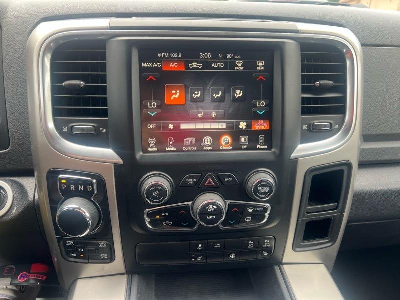 RAM 1500 SLT Crew Cab SWB 4WD 2017