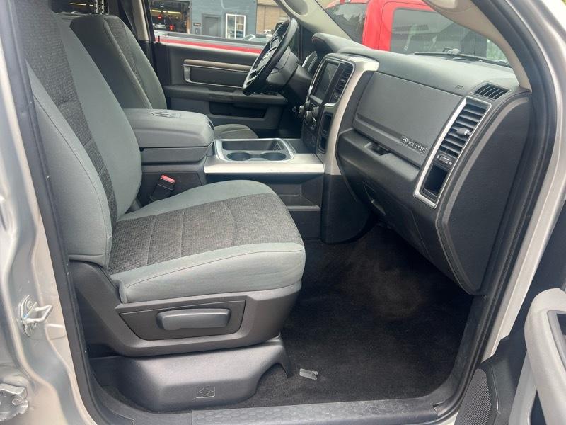 RAM 1500 SLT Crew Cab SWB 4WD 2017