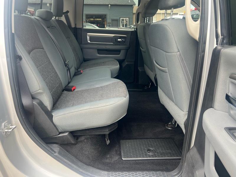 RAM 1500 SLT Crew Cab SWB 4WD 2017
