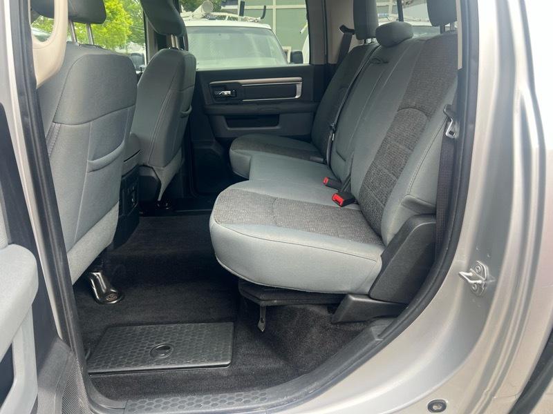 RAM 1500 SLT Crew Cab SWB 4WD 2017