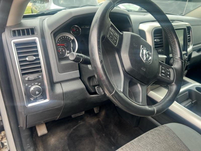 RAM 1500 SLT Crew Cab SWB 4WD 2017