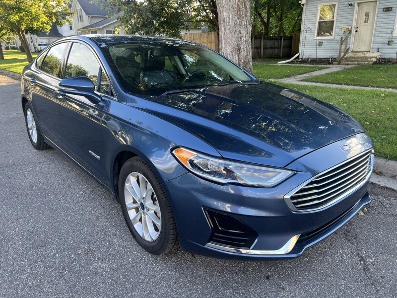 Ford Fusion Hybrid SEL 2019
