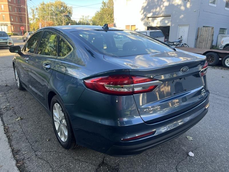 Ford Fusion Hybrid SEL 2019