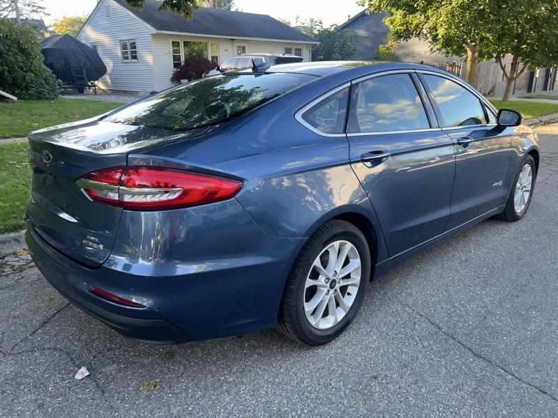 Ford Fusion Hybrid SEL 2019