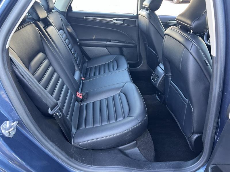 Ford Fusion Hybrid SEL 2019