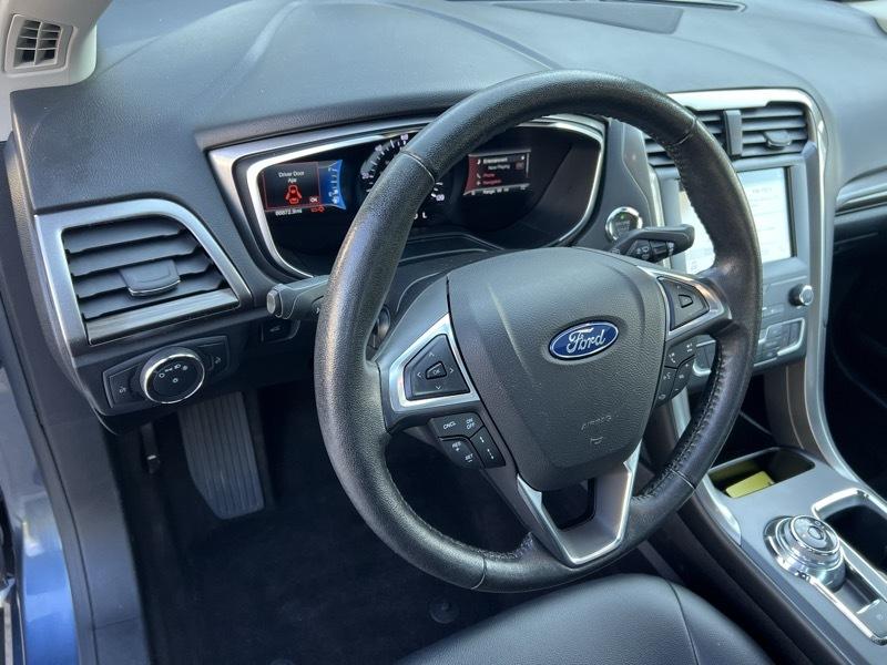 Ford Fusion Hybrid SEL 2019