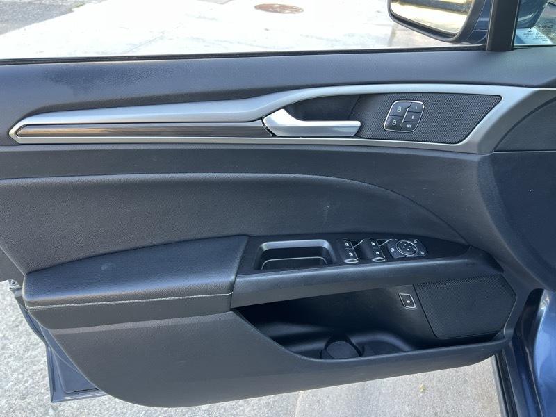 Ford Fusion Hybrid SEL 2019