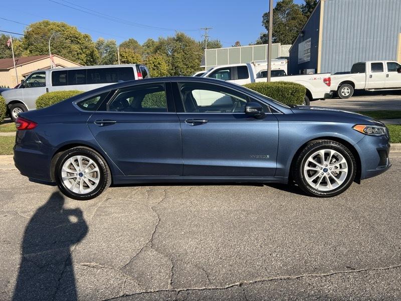 Ford Fusion Hybrid SEL 2019
