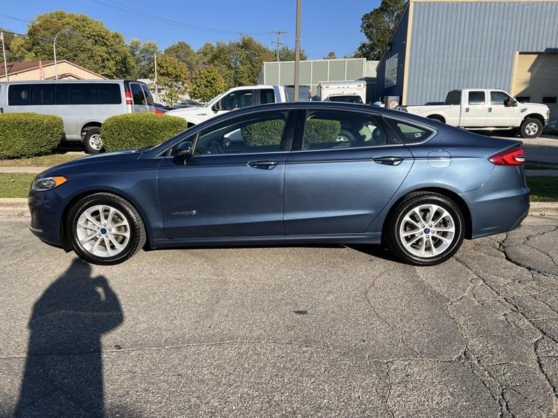 Ford Fusion Hybrid SEL 2019
