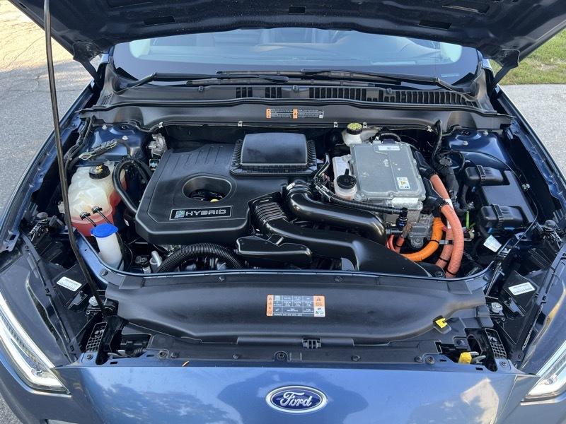 Ford Fusion Hybrid SEL 2019