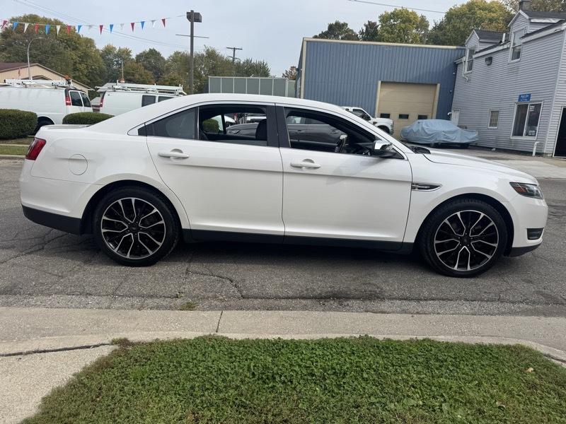 Ford Taurus Limited AWD 2018