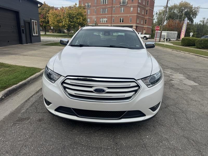 Ford Taurus Limited AWD 2018