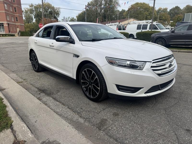 Ford Taurus Limited AWD 2018