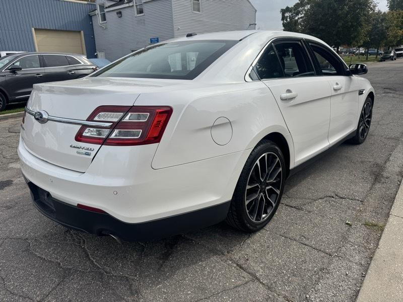 Ford Taurus Limited AWD 2018