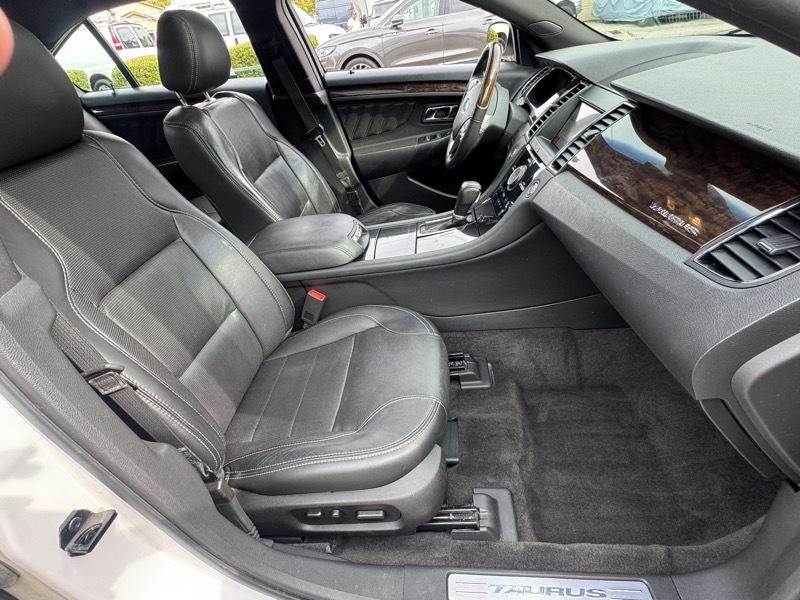 Ford Taurus Limited AWD 2018