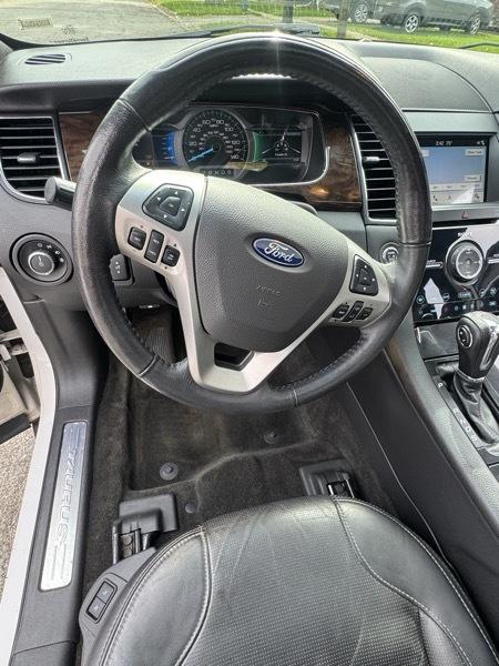 Ford Taurus Limited AWD 2018