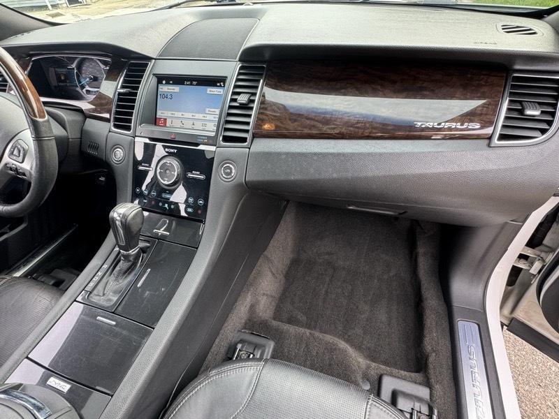 Ford Taurus Limited AWD 2018