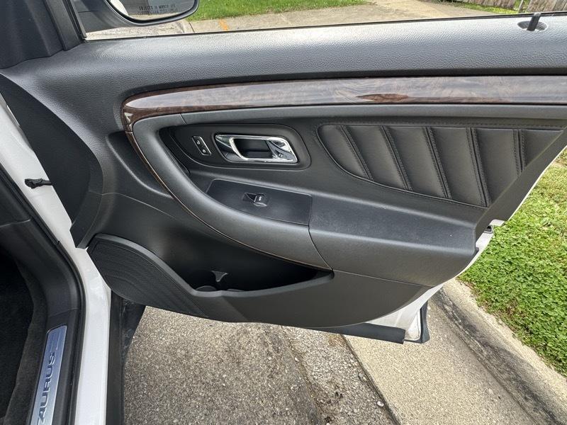 Ford Taurus Limited AWD 2018